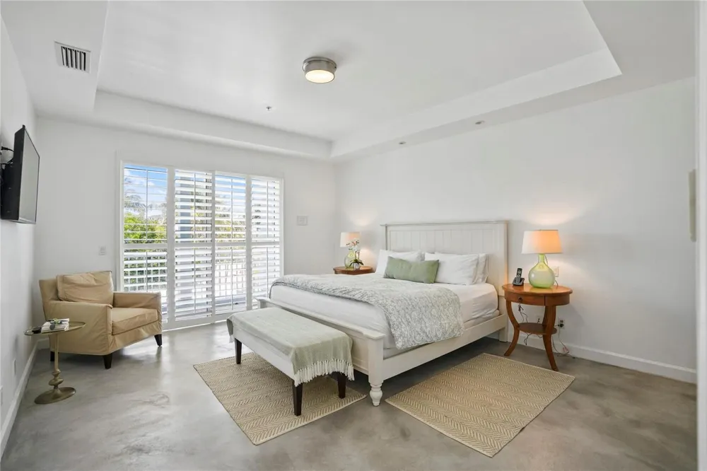 347 Oak Street #B1 Hollywood, FL 33019