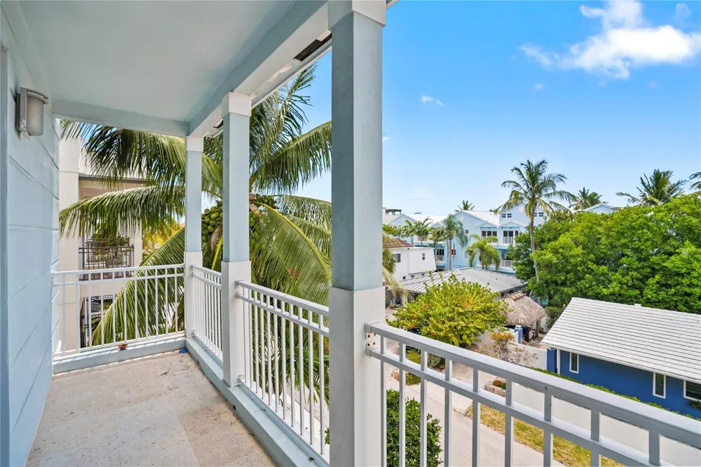 347 Oak Street #B1 Hollywood, FL 33019