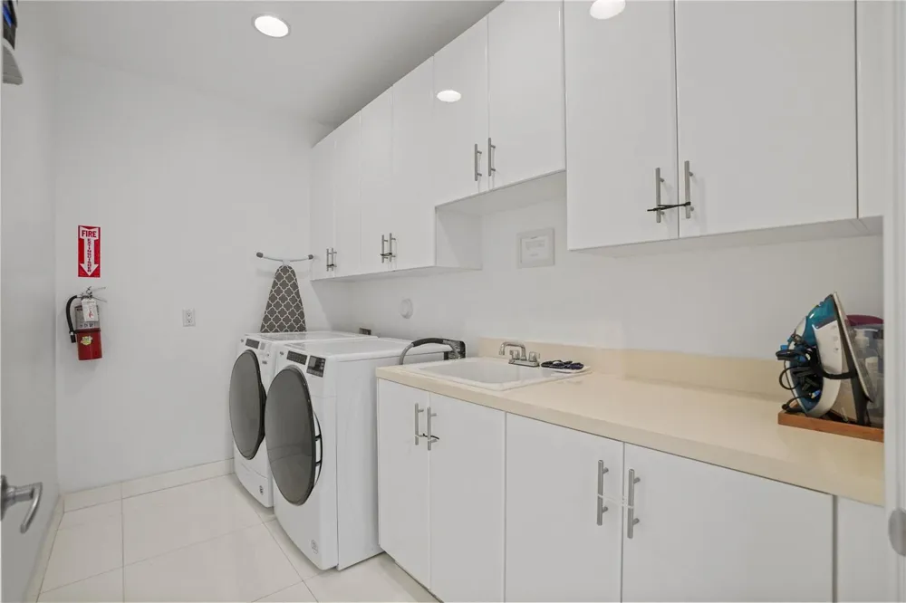 347 Oak Street #B1 Hollywood, FL 33019