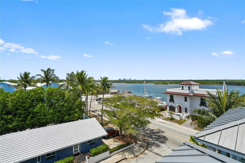 347 Oak Street #B1 Hollywood, FL 33019