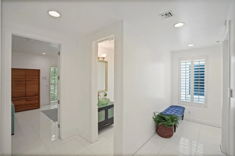 347 Oak Street #B1 Hollywood, FL 33019