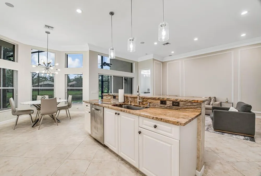 8225 La Jolla Vista Lane Lake Worth, FL 33467