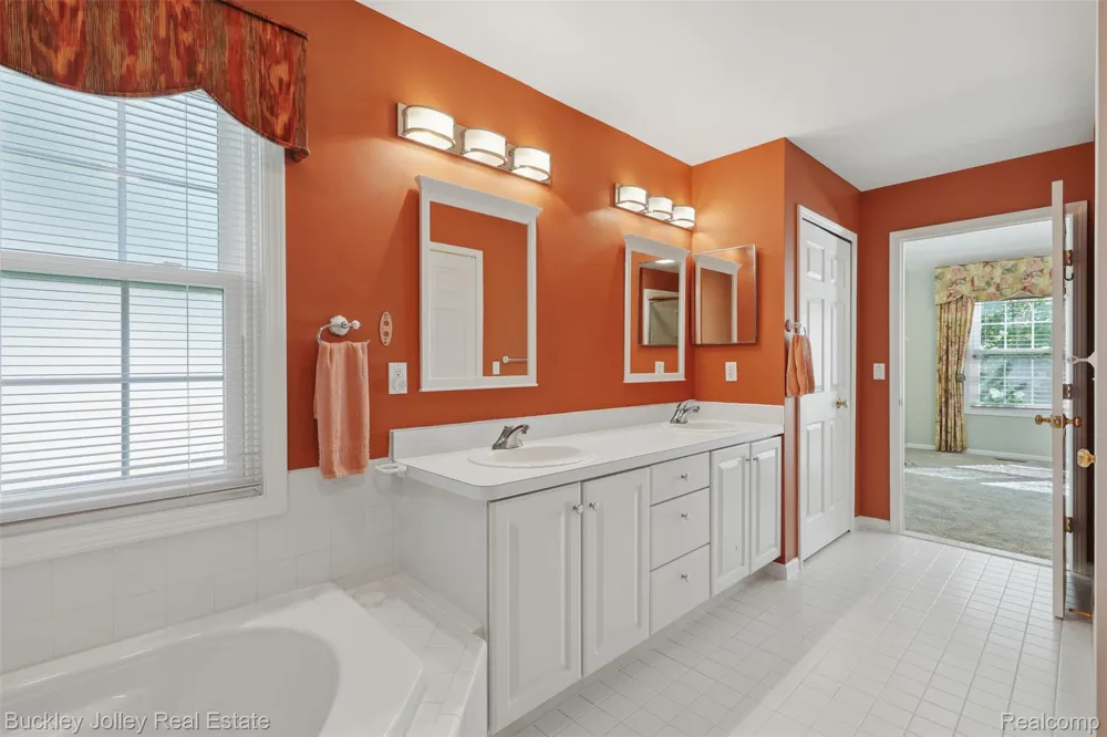 4784 New Haven Drive Genoa Township, MI 48843
