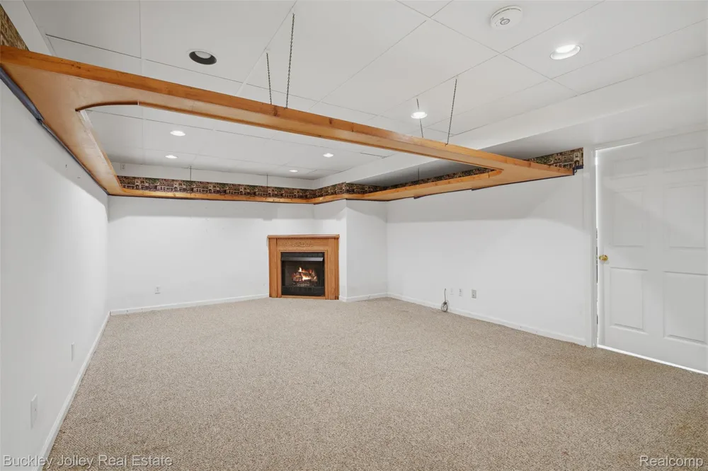 4784 New Haven Drive Genoa Township, MI 48843