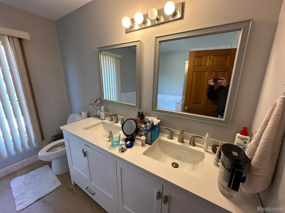 3229 PARKWOOD DRIVE Rochester Hills City, MI 48306