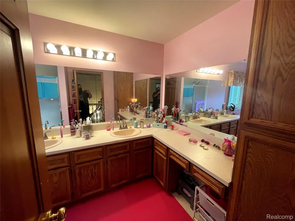 3229 PARKWOOD DRIVE Rochester Hills City, MI 48306