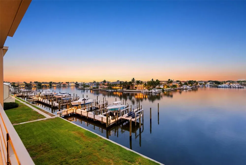 2775 KIPPS COLONY DRIVE S #305 Gulfport, FL 33707