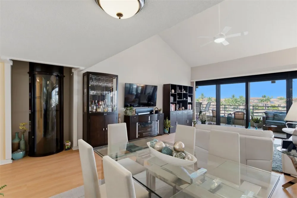 2775 KIPPS COLONY DRIVE S #305 Gulfport, FL 33707