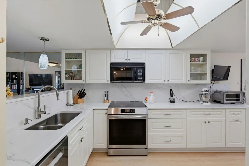 2775 KIPPS COLONY DRIVE S #305 Gulfport, FL 33707
