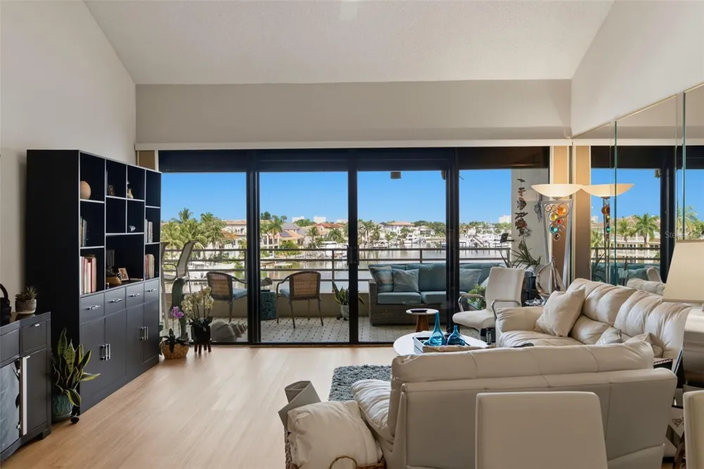 2775 KIPPS COLONY DRIVE S #305 Gulfport, FL 33707