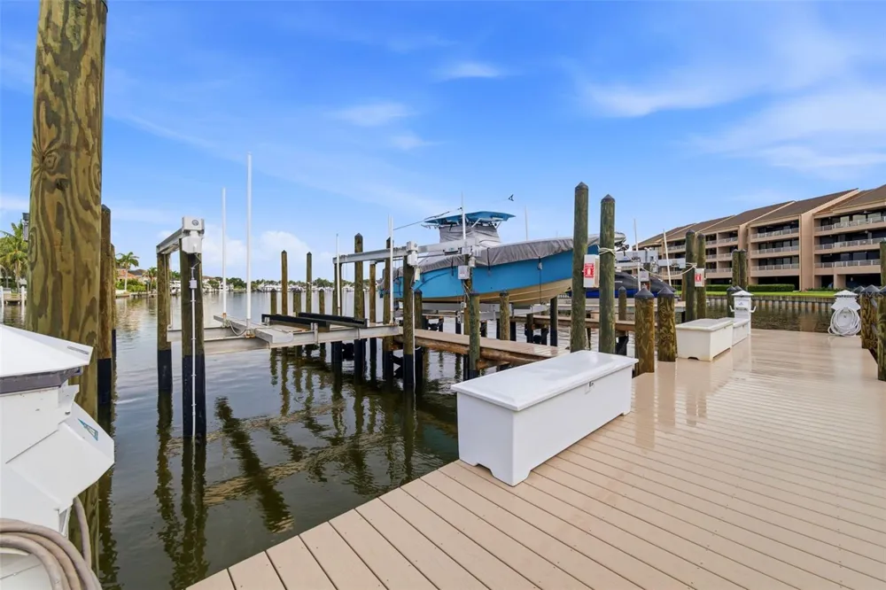 2775 KIPPS COLONY DRIVE S #305 Gulfport, FL 33707
