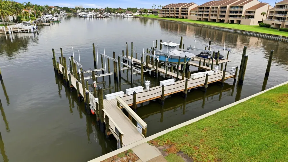 2775 KIPPS COLONY DRIVE S #305 Gulfport, FL 33707