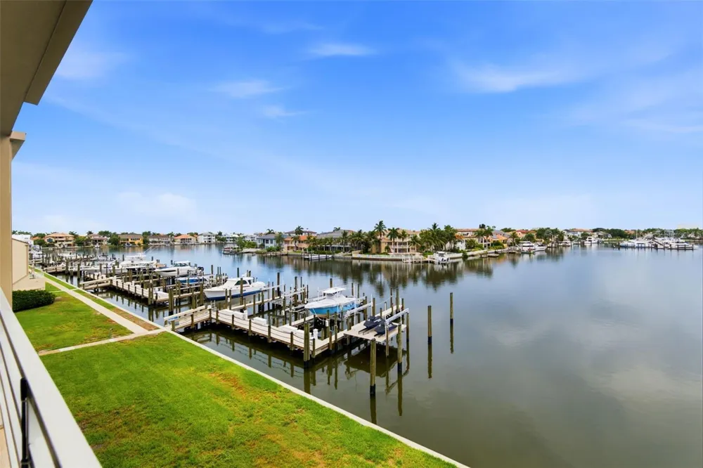 2775 KIPPS COLONY DRIVE S #305 Gulfport, FL 33707