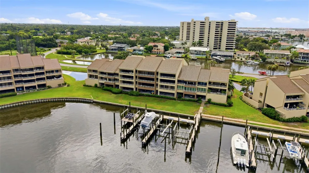 2775 KIPPS COLONY DRIVE S #305 Gulfport, FL 33707
