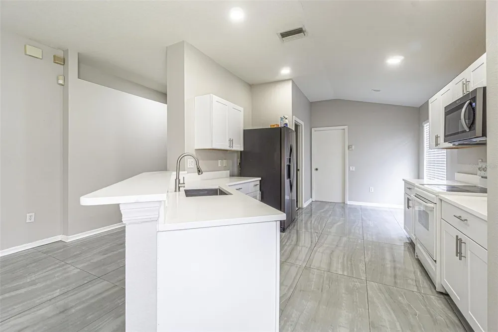 5553 GALLANT FOX COURT Wesley Chapel, FL 33544