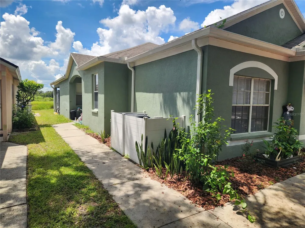 6210 KITERIDGE DRIVE Lithia, FL 33547
