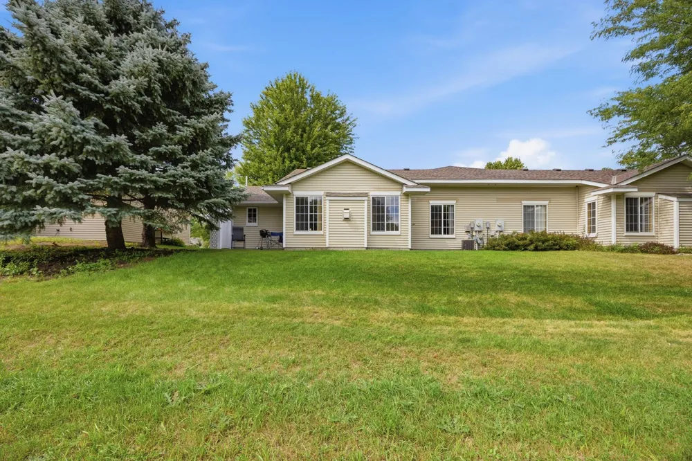 817 Greensview Court NW Hutchinson, MN 55350