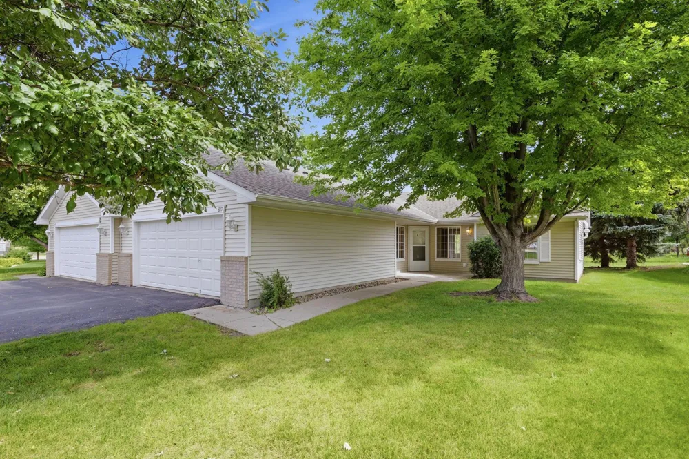 817 Greensview Court NW Hutchinson, MN 55350