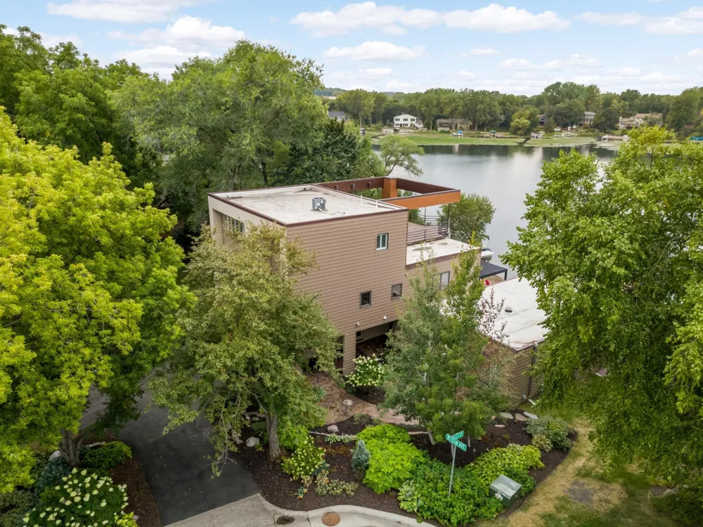 1501 Dally Street Burnsville, MN 55306