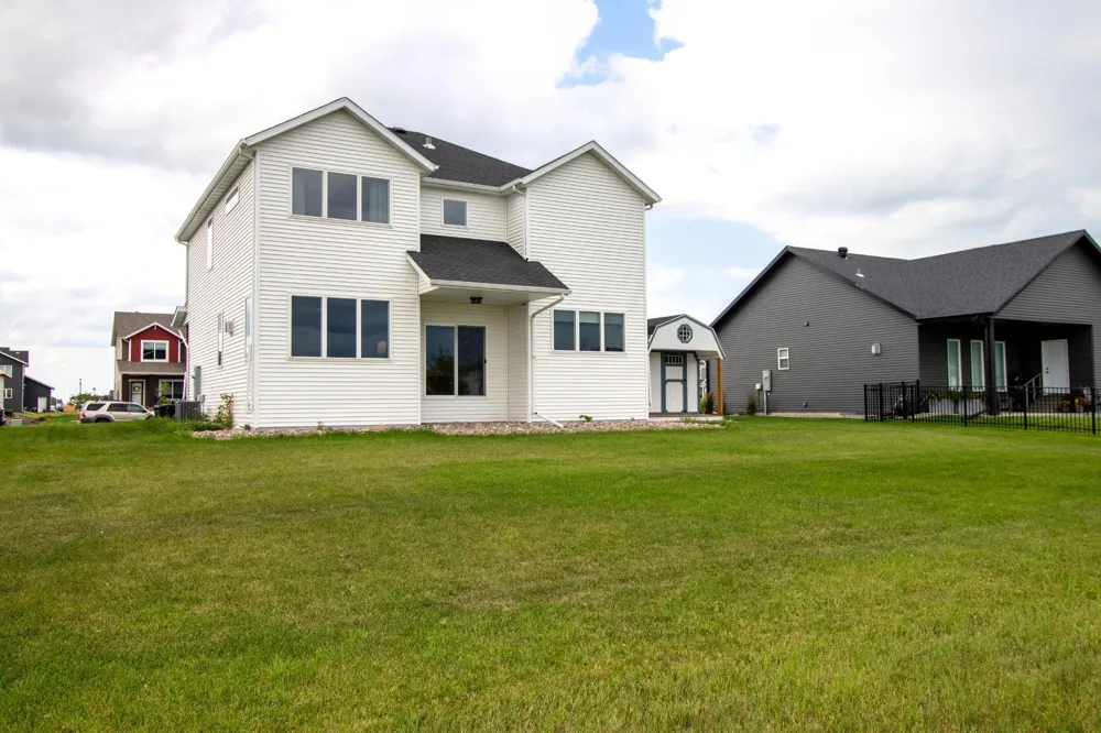 6707 54th Avenue S Fargo, ND 58104