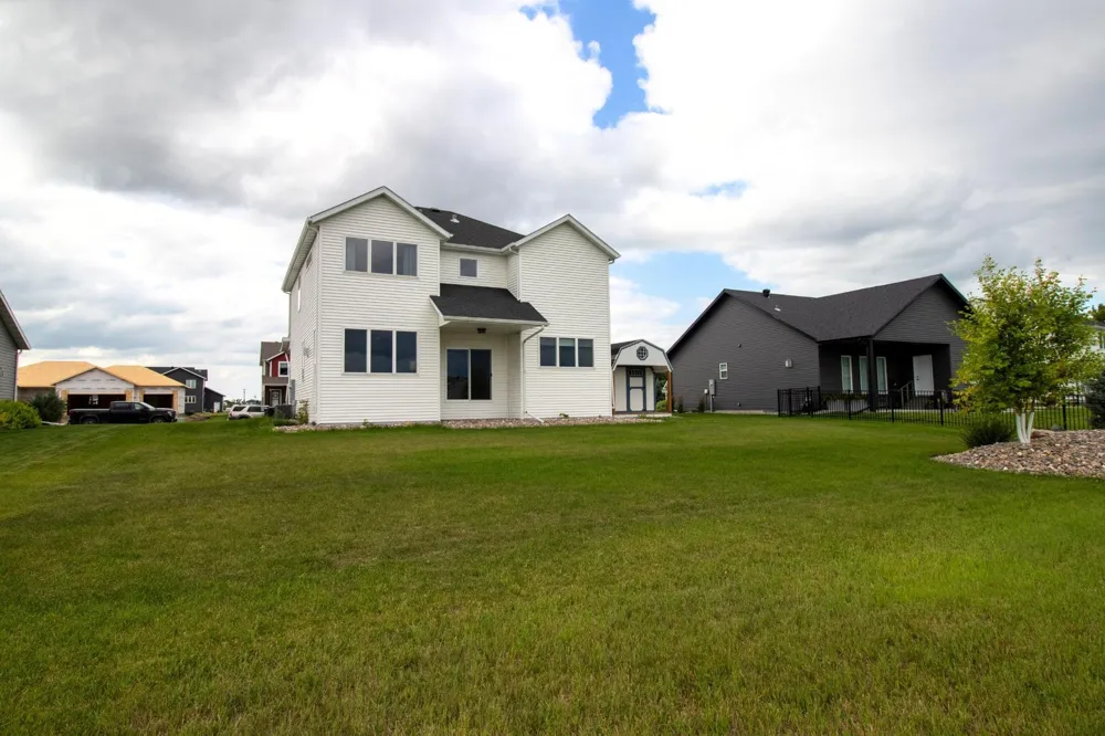 6707 54th Avenue S Fargo, ND 58104