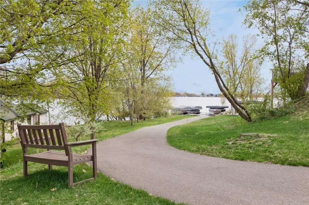 29264 Kenwood Way Chisago City, MN 55013
