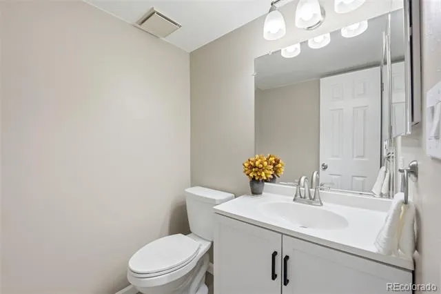 3085 S Macon Circle Aurora, CO 80014