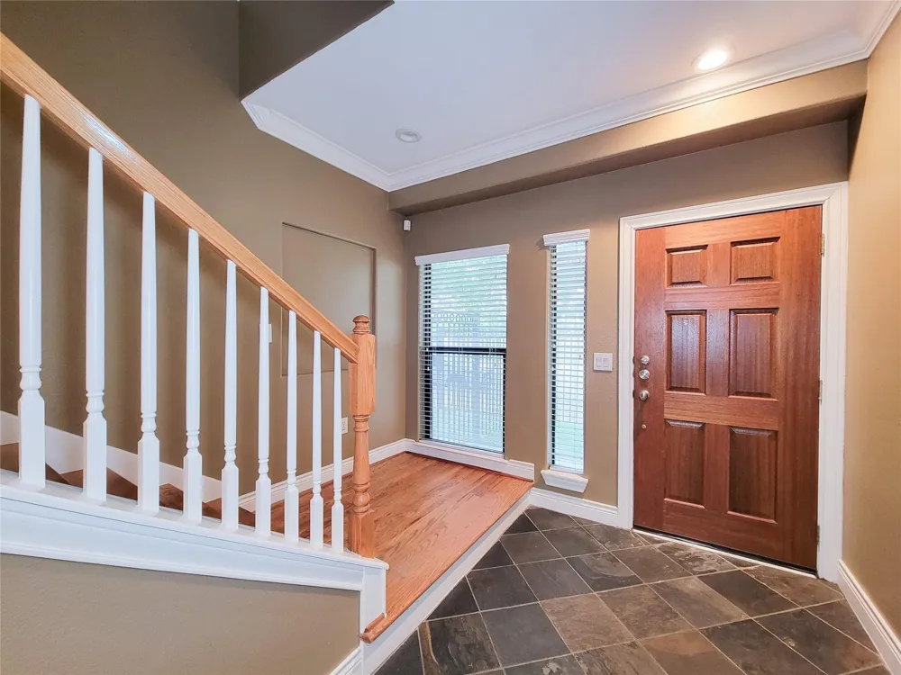 1115 Saint Charles Street Houston, TX 77003