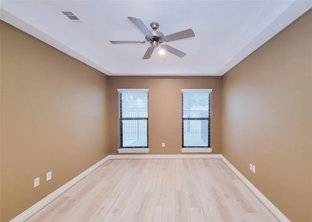 1115 Saint Charles Street Houston, TX 77003