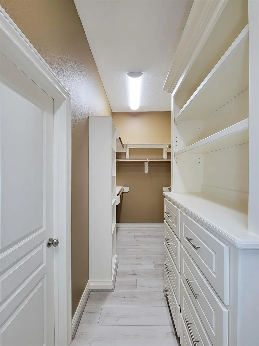 1115 Saint Charles Street Houston, TX 77003