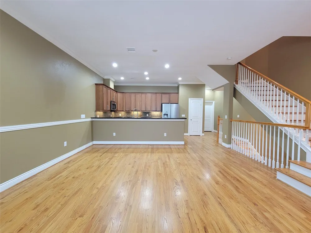 1115 Saint Charles Street Houston, TX 77003