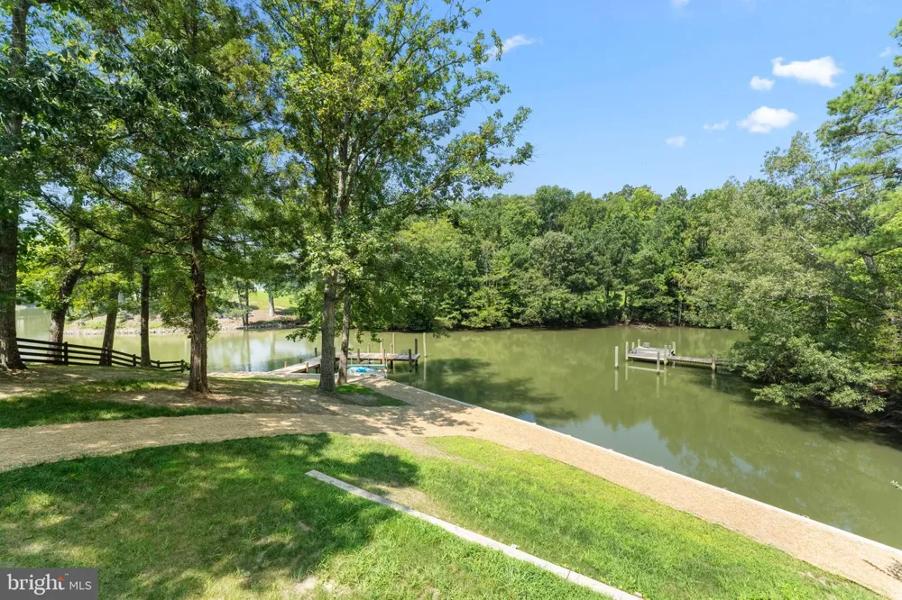 30 GOLF LANE Weems, VA 22576