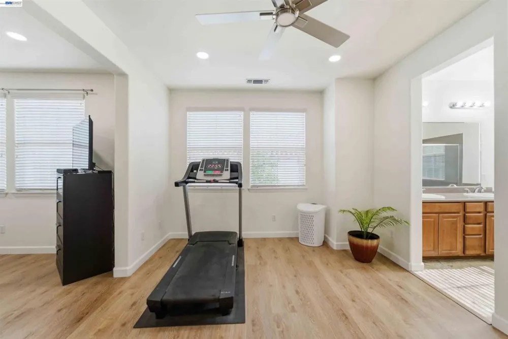 7129 Cerro Crest Dr San Jose, CA 95138