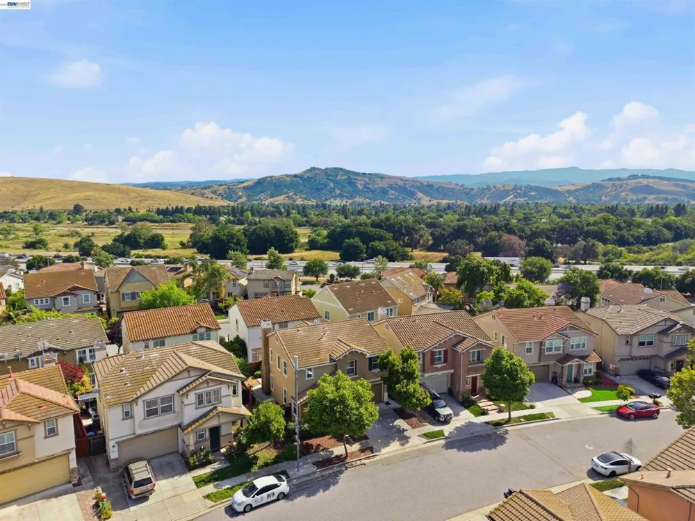 7129 Cerro Crest Dr San Jose, CA 95138