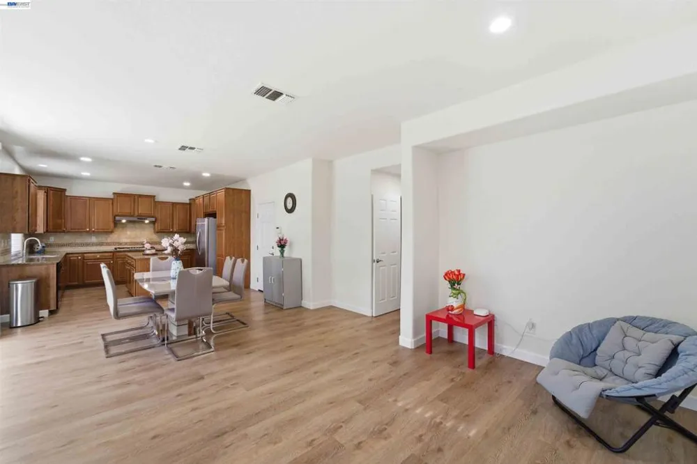 7129 Cerro Crest Dr San Jose, CA 95138