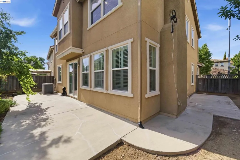 7129 Cerro Crest Dr San Jose, CA 95138