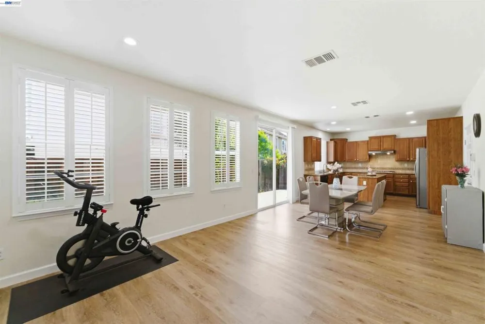 7129 Cerro Crest Dr San Jose, CA 95138