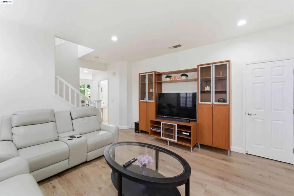 7129 Cerro Crest Dr San Jose, CA 95138