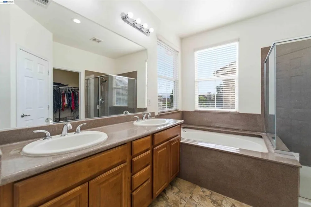 7129 Cerro Crest Dr San Jose, CA 95138