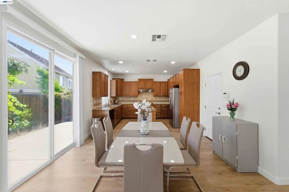 7129 Cerro Crest Dr San Jose, CA 95138