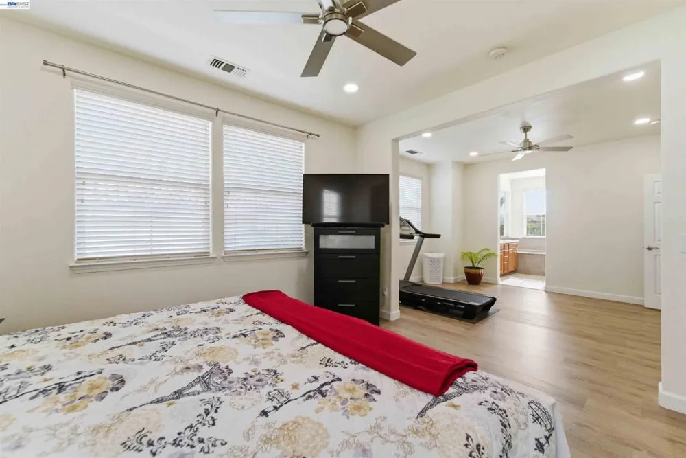 7129 Cerro Crest Dr San Jose, CA 95138
