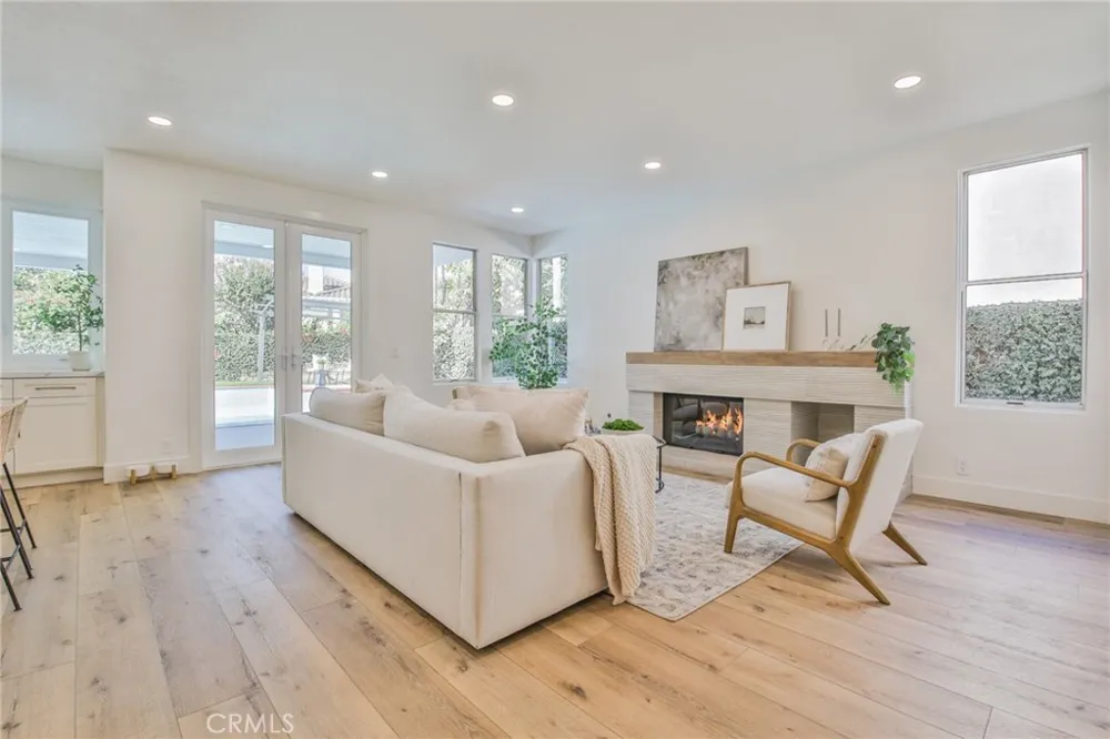2162 Sonbria Tustin, CA 92782
