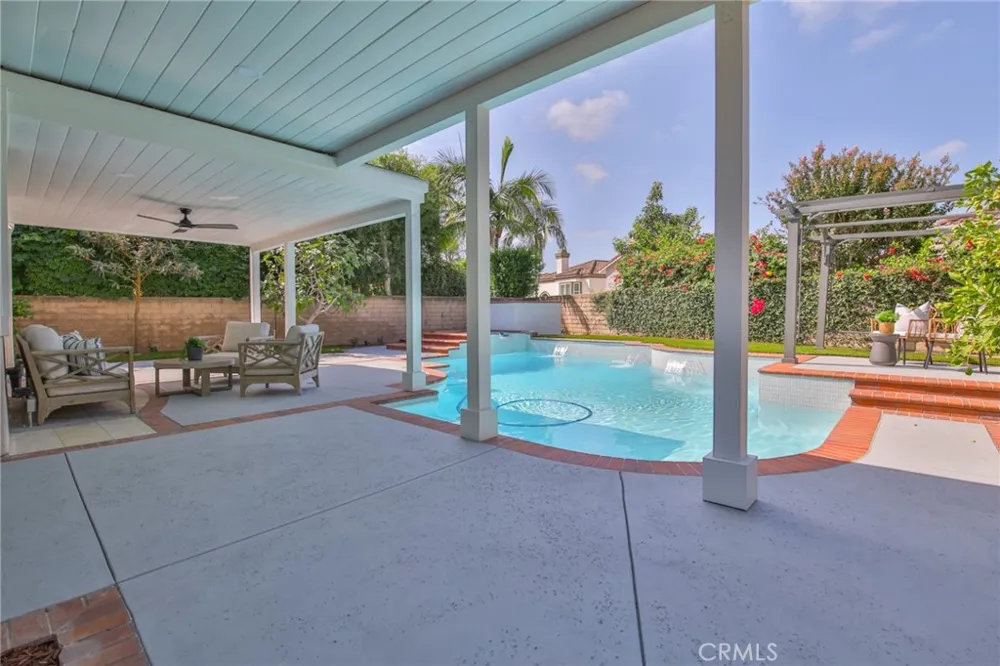 2162 Sonbria Tustin, CA 92782