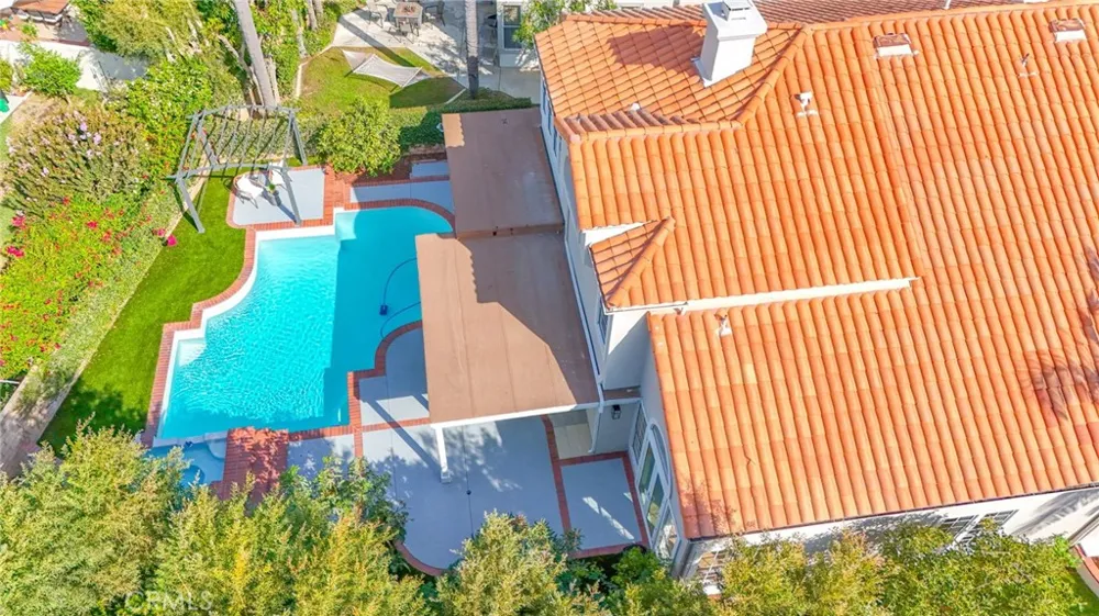 2162 Sonbria Tustin, CA 92782
