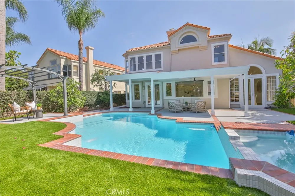 2162 Sonbria Tustin, CA 92782