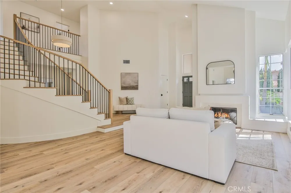 2162 Sonbria Tustin, CA 92782