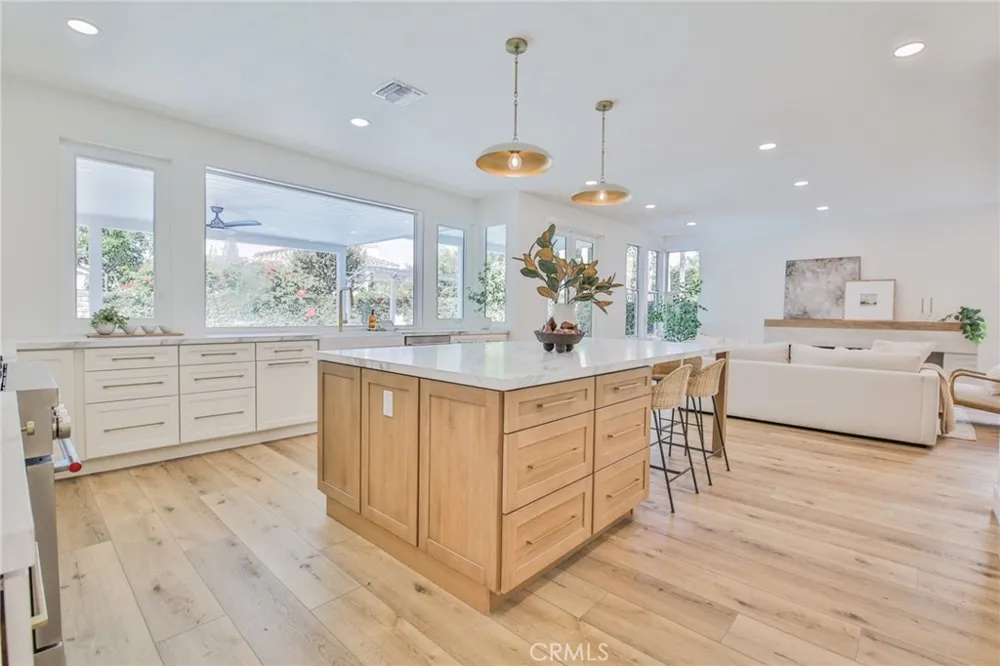 2162 Sonbria Tustin, CA 92782