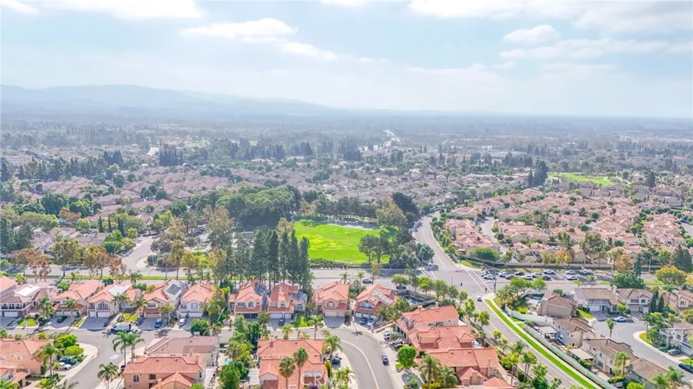 2162 Sonbria Tustin, CA 92782