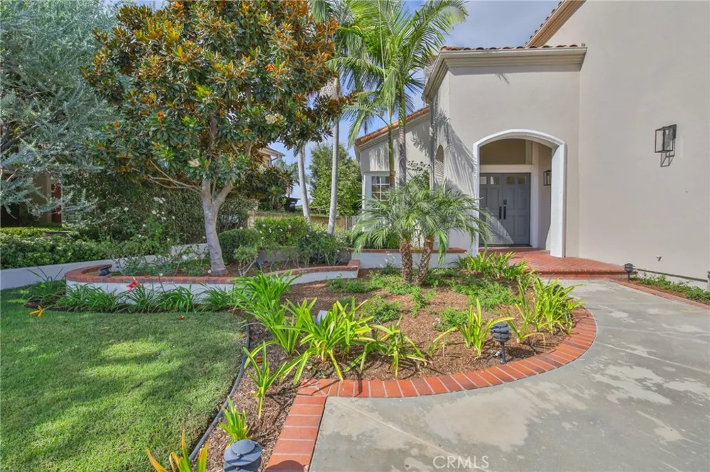 2162 Sonbria Tustin, CA 92782
