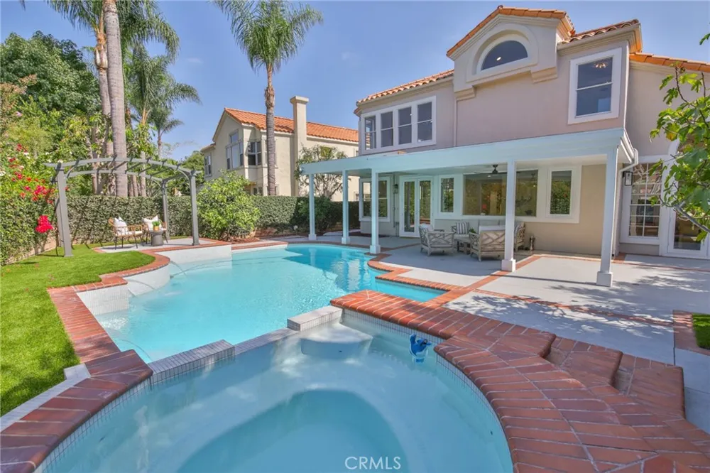 2162 Sonbria Tustin, CA 92782